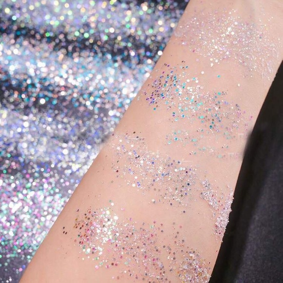 Glow in the Dark Blue or Green Light Luminous Nail Powder Glitter - Picture 5 of 6